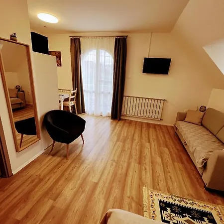 Regori Haz Πανσιόν